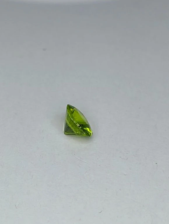 1.97ct Natural Peridot Oval Cut Faceted Loose Gemstone From Pakistan — view 3